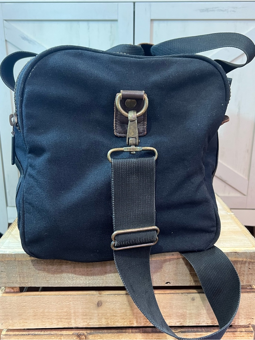 Vintage EDDIE BAUER Carry On Duffel Luggage Bag CanvasLEATHER TRIM 10'L X 16'W - Picture 5 of 9